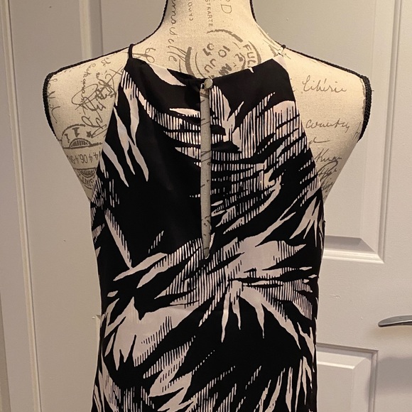 Dress - Picture 4 of 6